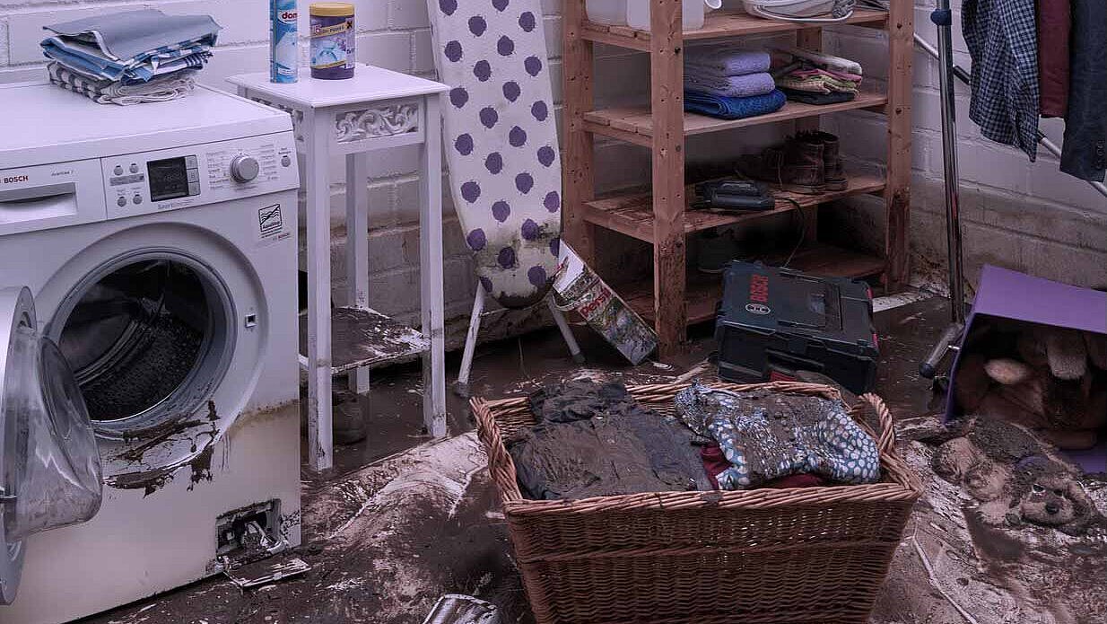 Les siphons de cave à clapet anti-retour et verrouillage manuel protègent les caves des dommages liés aux reflux. Les siphons de cave à clapet anti-retour et verrouillage manuel protègent les caves des dommages liés aux reflux.