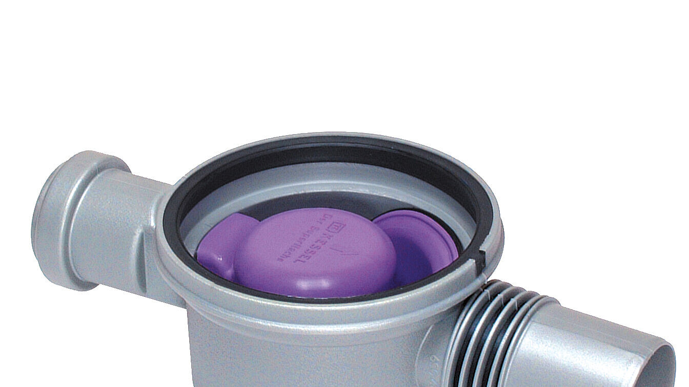 Joint fixe entre le corps de base et la rehausse. Joint fixe entre le corps de base et la rehausse.