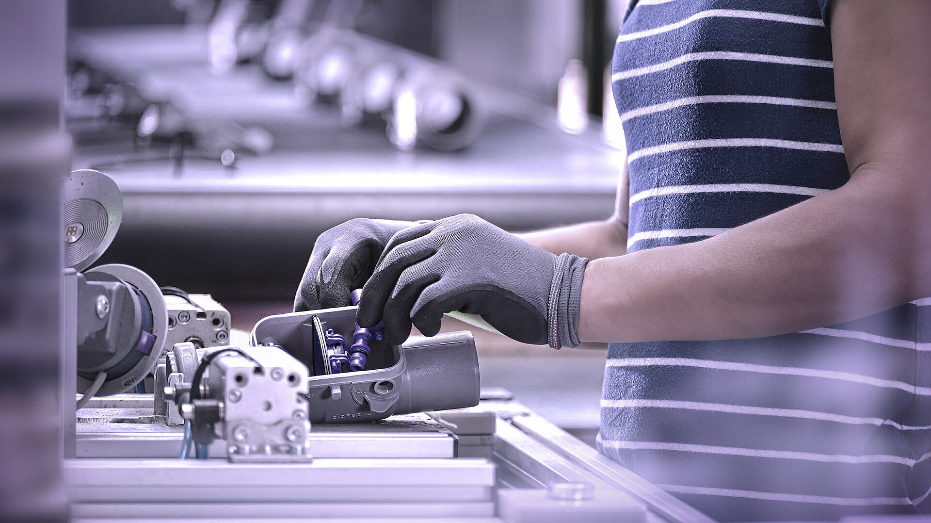 Par respect de l’environnement, nous souhaitons miser à moyen et à long terme sur des composites alternatifs comme le plastique recyclé et le bioplastique. Par respect de l’environnement, nous souhaitons miser à moyen et à long terme sur des composites alternatifs comme le plastique recyclé et le bioplastique.